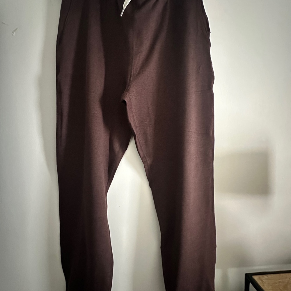 Vuori Women’s Joggers